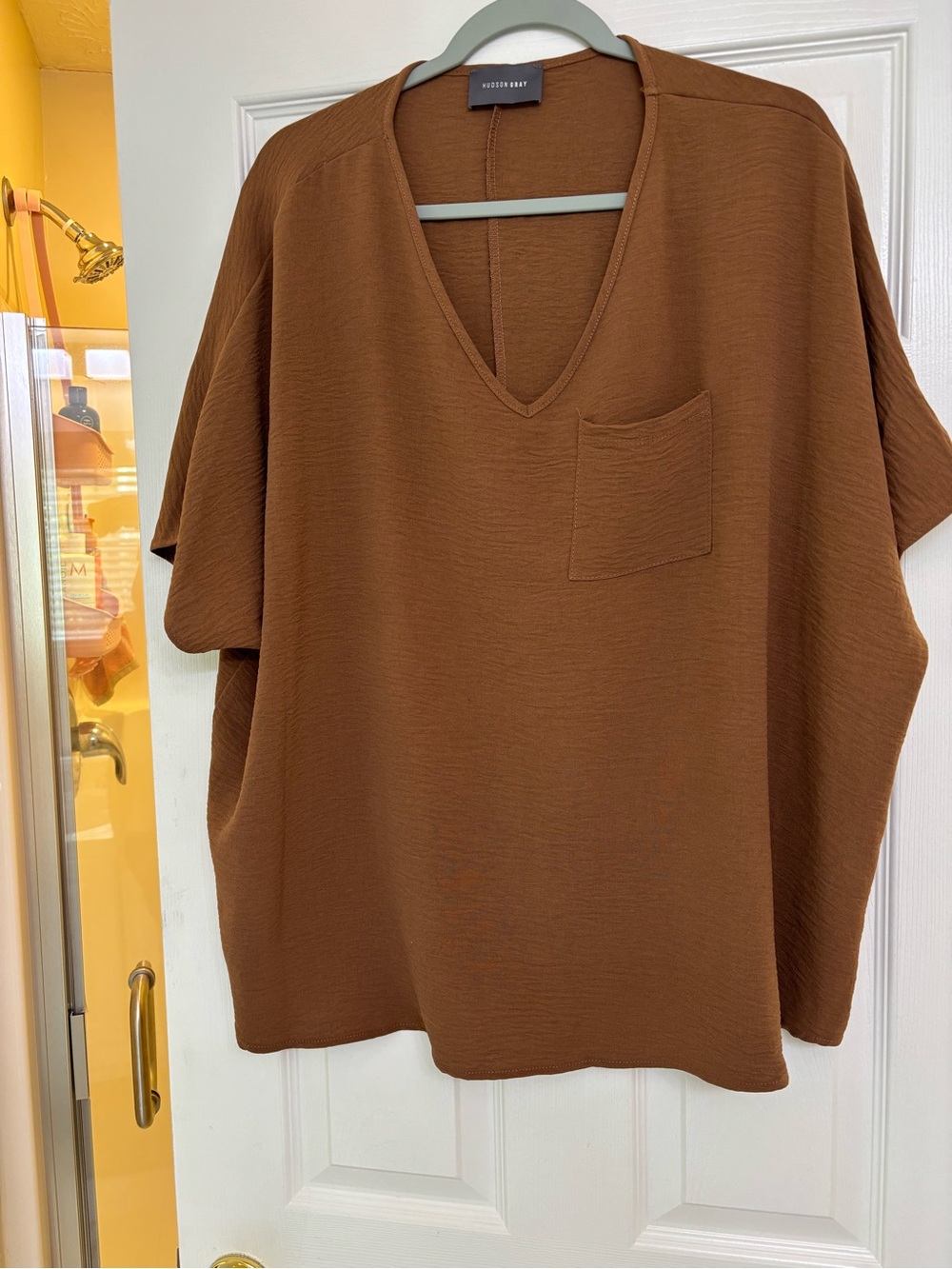 Hudson Gray Oversized V-Neck Pocket Top - Coffee Brown. Size Medium. Cute w tee!